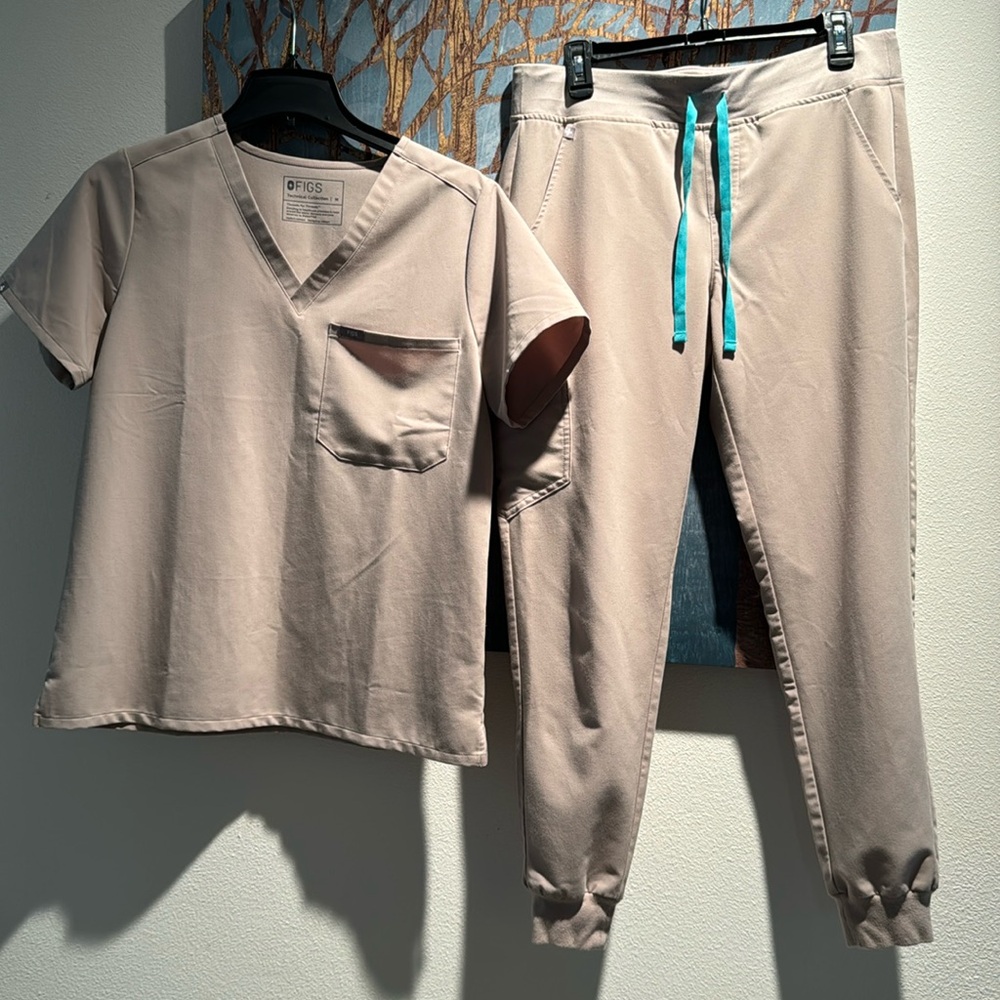 Figs, medium, tan, Catarina top and Zamora jogger pants
